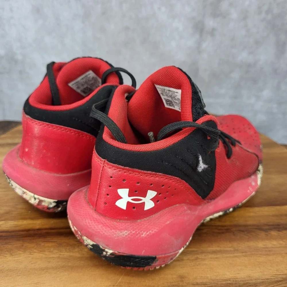 Under Armour Basketball‎ Shoes Boys 4Y Red Perforated Sneakers 3024794-600